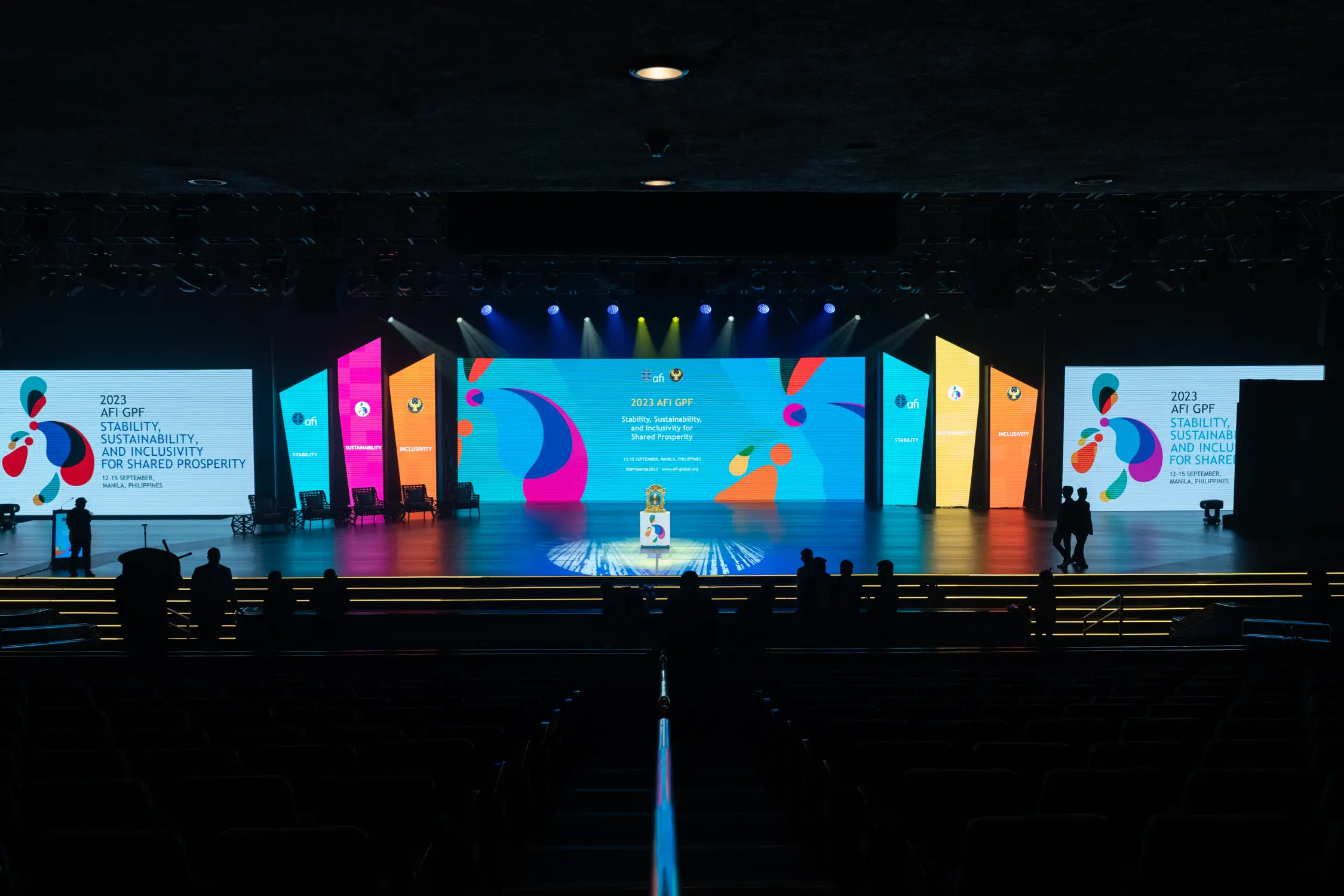 Large-scale expo hall